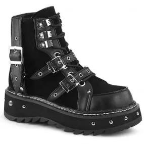 Chaussure gothique noire cloutée métal pour femme avec sangles multiples
